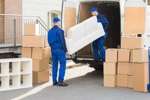 Household furniture pickup and loading process in Brunswickpark