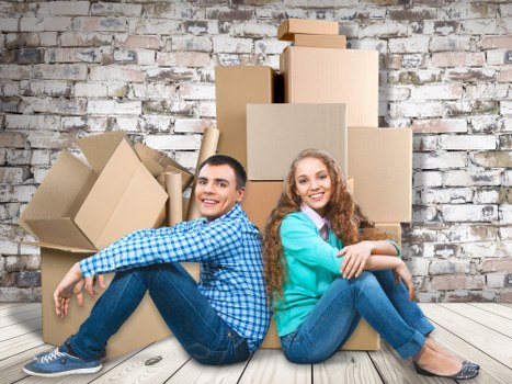 Professional packing service preparing household items in Brunswickpark